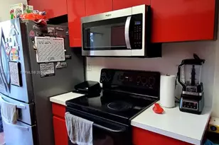 8017 Lake Dr, Doral, FL 33166 - Photo 16