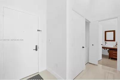 465 Brickell Ave #1406, Miami, FL 33131 - Photo 6