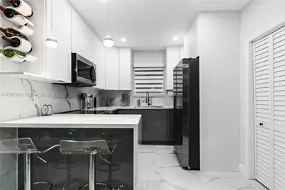 2376 NW 2nd St, Miami, FL 33125 - Photo 24