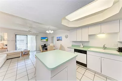 3400 6th Ave #6, Holmes Beach, FL 34217 - Photo 26