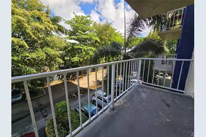 4550 NW 9th St #304E, Miami, FL 33126 - Photo 14