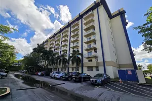 4550 NW 9th St, Miami, FL 33126 - Photo 18