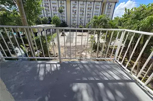 4550 NW 9th St, Miami, FL 33126 - Photo 12