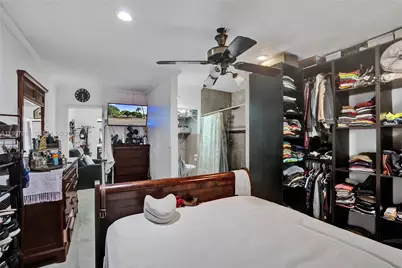 2158 NW 100th St, Miami, FL 33147 - Photo 32