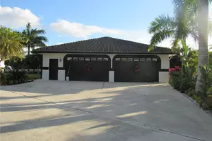 15900 SW 54th Pl, Southwest Ranches, FL 33331 - Photo 2