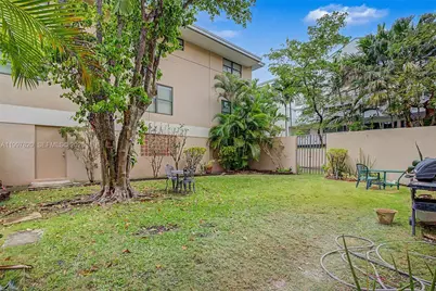 2000 Brickell Ave #2004, Miami, FL 33129 - Photo 20