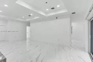 4127 NE 30th St, Homestead, FL 33033 - Photo 12