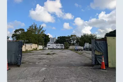 3175 NW 75th Street, Miami, FL 33147 - Photo 4