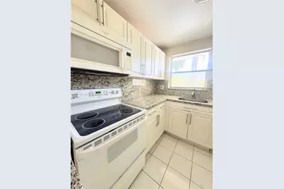 8200 Sunrise Lakes Blvd #207, Sunrise, FL 33322 - Photo 1