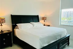 325 S Biscayne Blvd, Miami, FL 33131 - Photo 10