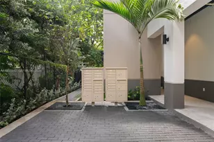 650 SW 1st St, Miami, FL 33130 - Photo 14