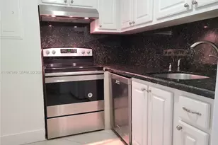 999 Brickell Bay Dr, Miami, FL 33131 - Photo 12