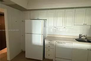 19380 Collins Ave, Sunny Isles Beach, FL 33160 - Photo 4