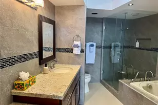 1000 Island Bl, Aventura, FL 33160 - Photo 14