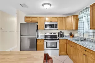 535 NW 29th Terrace, Fort Lauderdale, FL 33311 - Photo 14