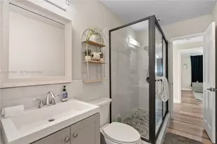 1652 NE 39th St, Oakland Park, FL 33334 - Photo 32