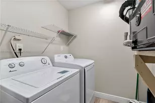 1652 NE 39th St, Oakland Park, FL 33334 - Photo 40