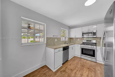 15010 NE 7th Ave, Miami, FL 33161 - Photo 22