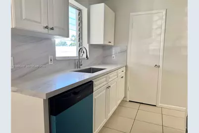 121 NE Prima Vista Blvd, Port Saint Lucie, FL 34983 - Photo 8