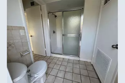 121 NE Prima Vista Blvd, Port Saint Lucie, FL 34983 - Photo 16
