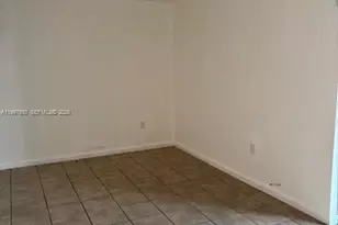 9493 SW 76th St, Miami, FL 33173 - Photo 12