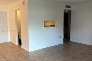 9493 SW 76th St, Miami, FL 33173 - Photo 10
