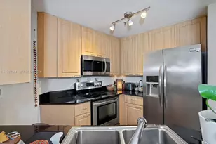 1 Century Ln, Miami Beach, FL 33139 - Photo 10