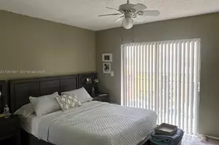 1298 W 51st Pl, Hialeah, FL 33012 - Photo 8