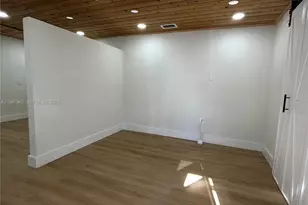 135 E 37th St, Hialeah, FL 33013 - Photo 4