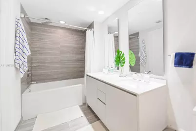 1010 Brickell Ave #4411, Miami, FL 33131 - Photo 12