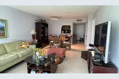 100 Lakeview Dr #103, Weston, FL 33326 - Photo 10