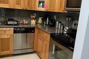 100 Lakeview Dr, Weston, FL 33326 - Photo 4