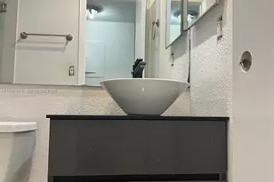 907 NE 199th St, Miami, FL 33179 - Photo 30