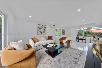 651 NW 9th St, Homestead, FL 33030 - Photo 10