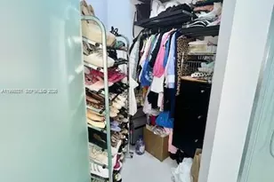 79 SW 12th St, Miami, FL 33130 - Photo 16