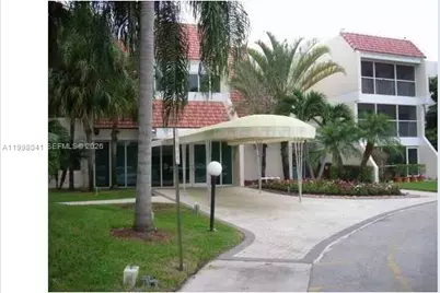 120 Lakeview Dr #209, Weston, FL 33326 - Photo 1