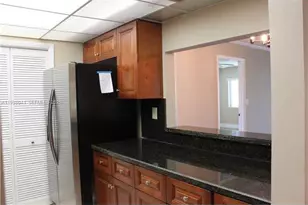 120 Lakeview Dr, Weston, FL 33326 - Photo 2