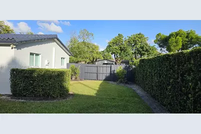 10900 SW 107th Ave, Miami, FL 33176 - Photo 24