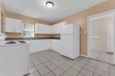2231 NW 74th St, Miami, FL 33147 - Photo 8