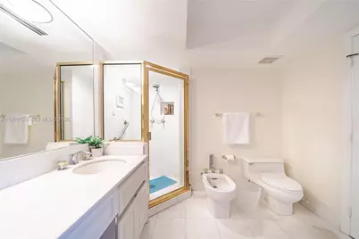 6301 Collins Ave #2802, Miami Beach, FL 33141 - Photo 14