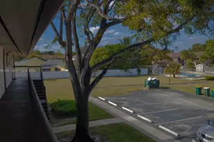 6001 Shaker Wood Cir, Tamarac, FL 33319 - Photo 6