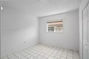 461 SW 7th St, Miami, FL 33130 - Photo 12