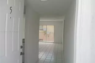 461 SW 7th St, Miami, FL 33130 - Photo 4