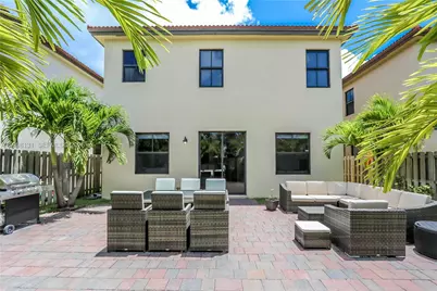 8868 NW 101st Pl, Doral, FL 33178 - Photo 8