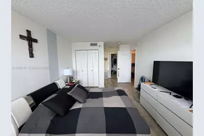 1200 Saint Charles Pl #321, Pembroke Pines, FL 33026 - Photo 6