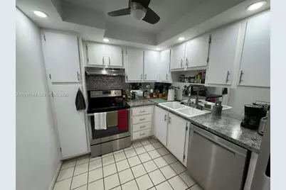 1200 Saint Charles Pl #321, Pembroke Pines, FL 33026 - Photo 10
