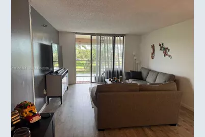 1200 Saint Charles Pl #321, Pembroke Pines, FL 33026 - Photo 4