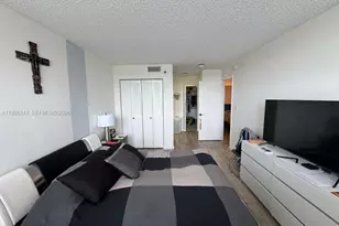 1200 St Charles Pl, Pembroke Pines, FL 33026 - Photo 8