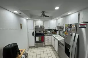 1200 St Charles Pl, Pembroke Pines, FL 33026 - Photo 14