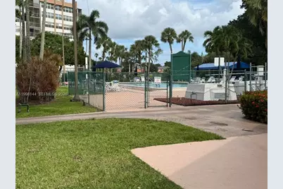 1200 Saint Charles Pl #321, Pembroke Pines, FL 33026 - Photo 22